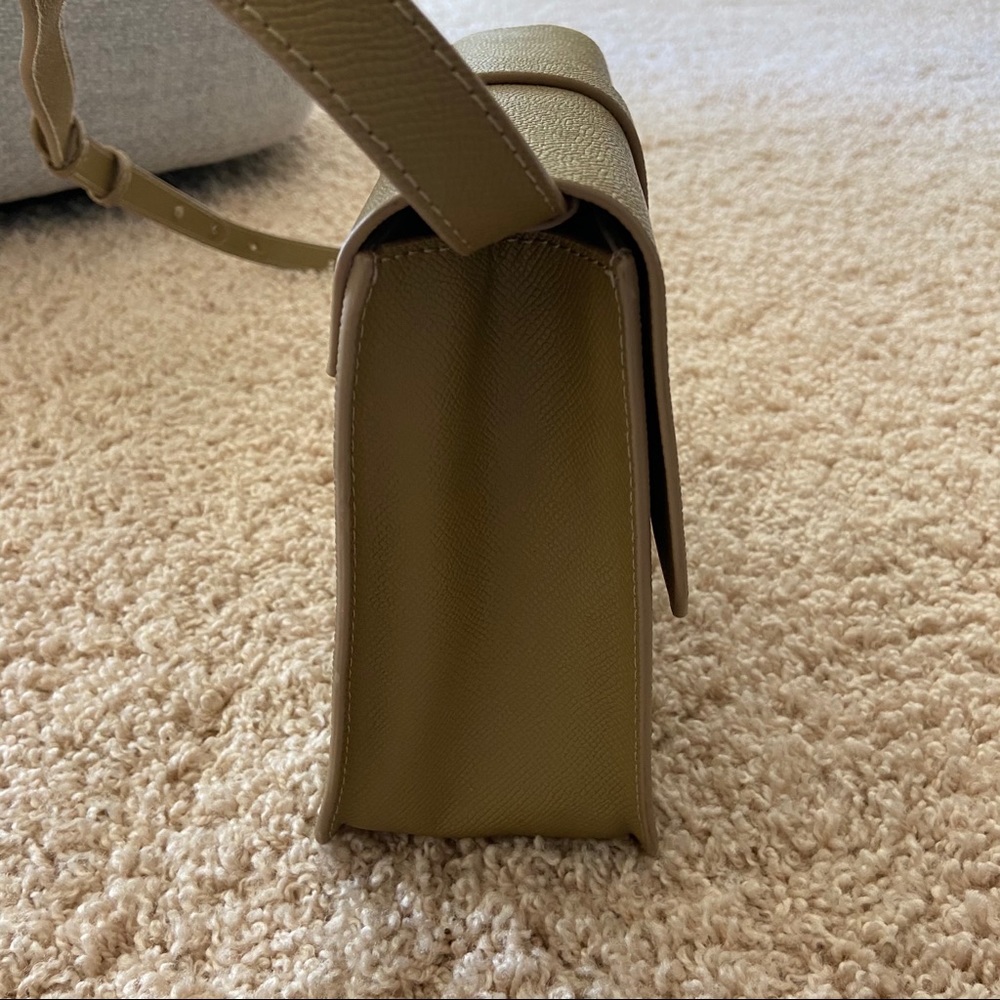 Minimalist Structured Crossbody Shoulder Bag - Picture 7 of 15